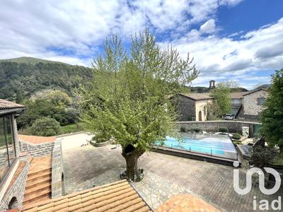 Maison - 335 m² - 9 pièces