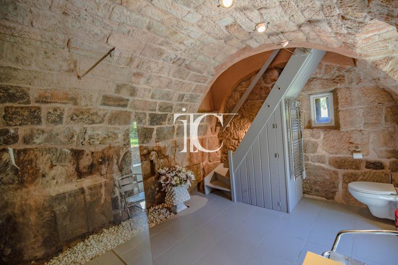 Maison - 301 m² - 8 pièces