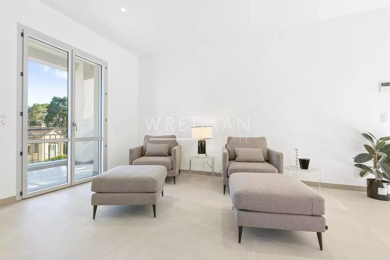 Maison - 243 m² - 6 pièces