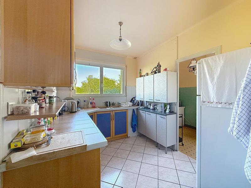 Maison - 240 m² - 10 pièces