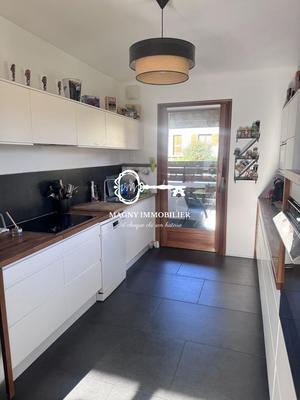 Appartement - 97 m² - 4 pièces