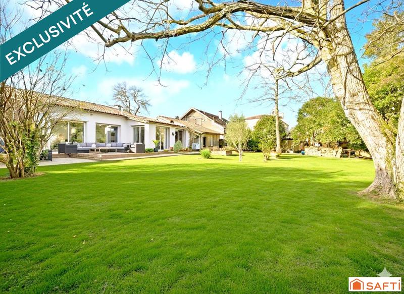 Maison - 210 m² - 8 pièces