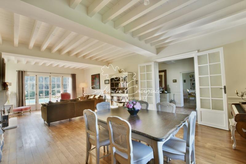 Maison bourgeoise - 270 m² - 9 pièces