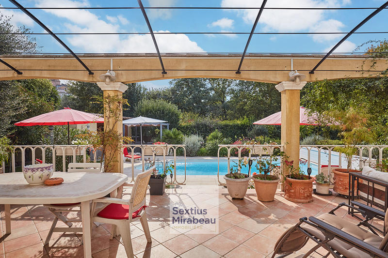 Maison - 200 m² - 6 pièces