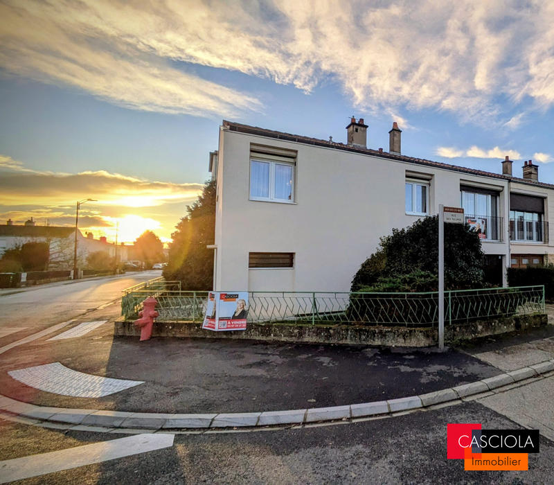 Maison - 94 m² - 6 pièces