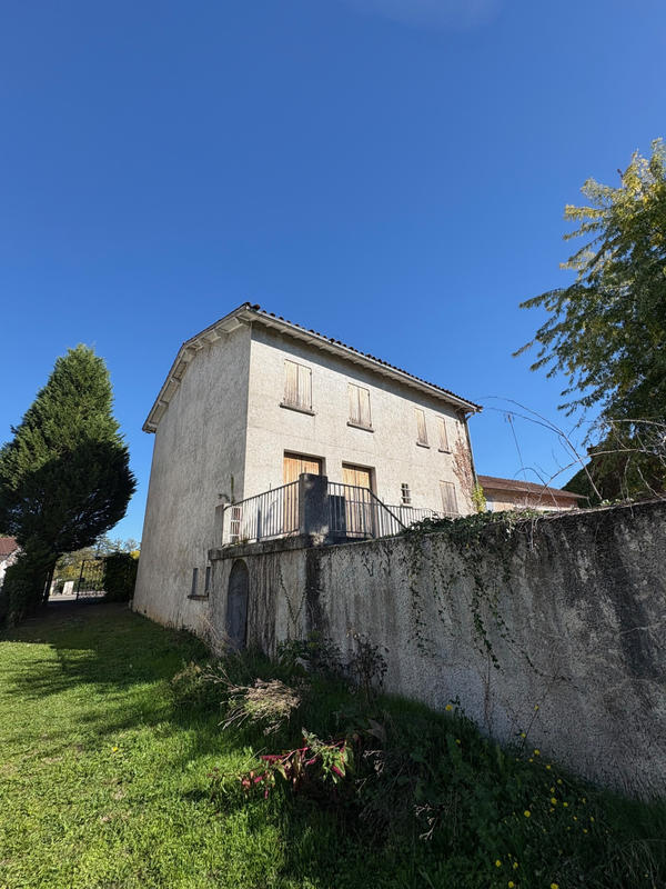 Maison - 200 m² - 6 pièces