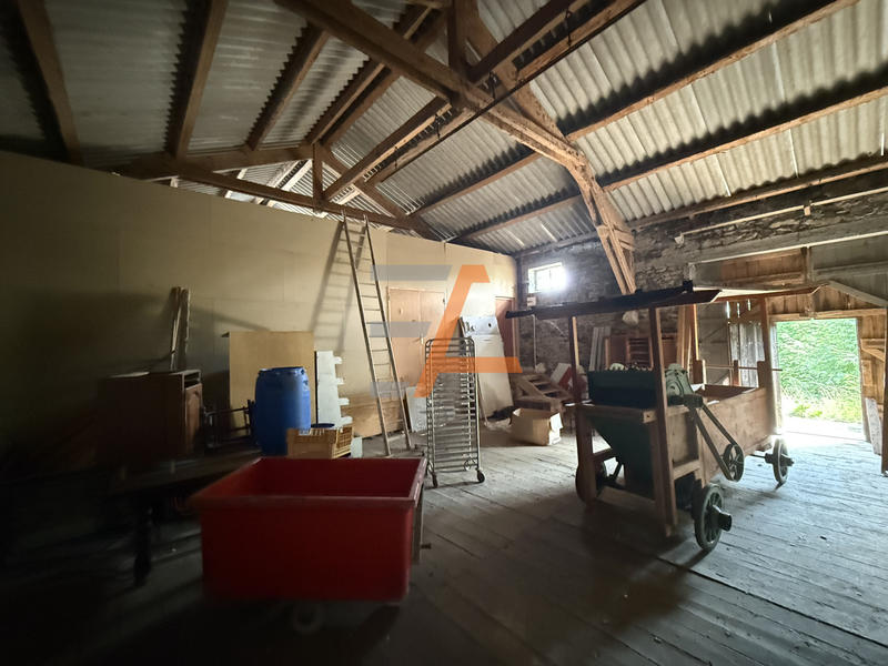 Maison - 274 m² - 5 pièces