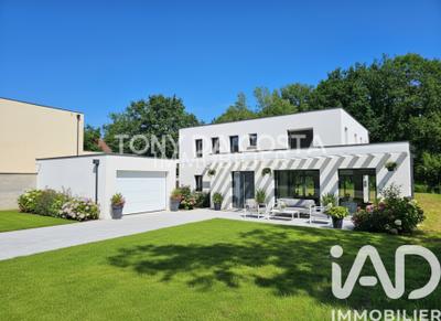 Maison - 218 m² - 8 pièces