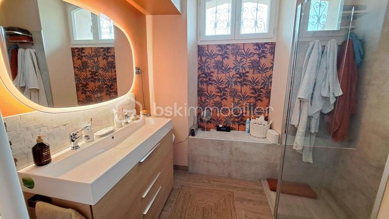 Corps de ferme - 170 m² - 8 pièces