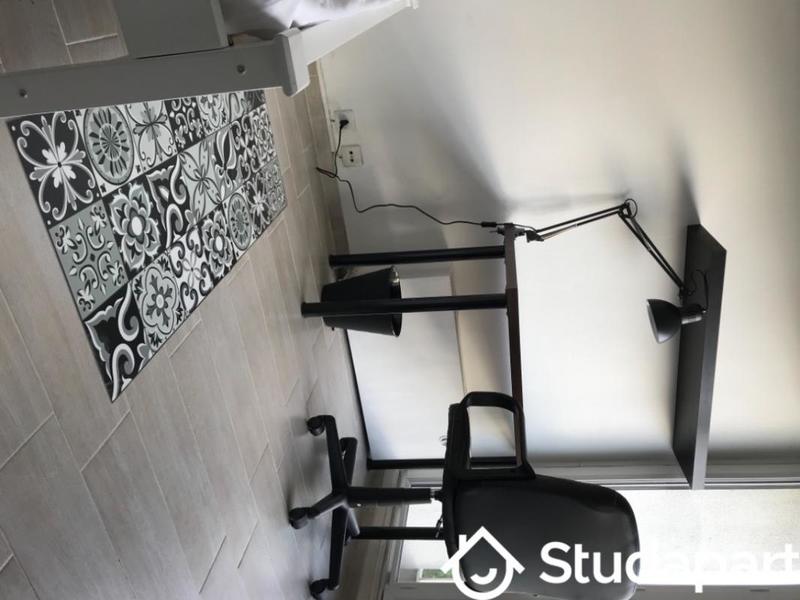 Chambre - 9 m² - 1 pièce