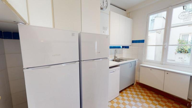 Chambre - 11 m² - 6 pièces