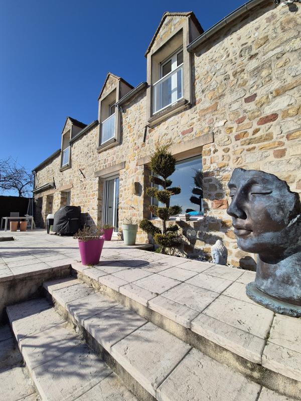 Maison - 245 m² - 7 pièces