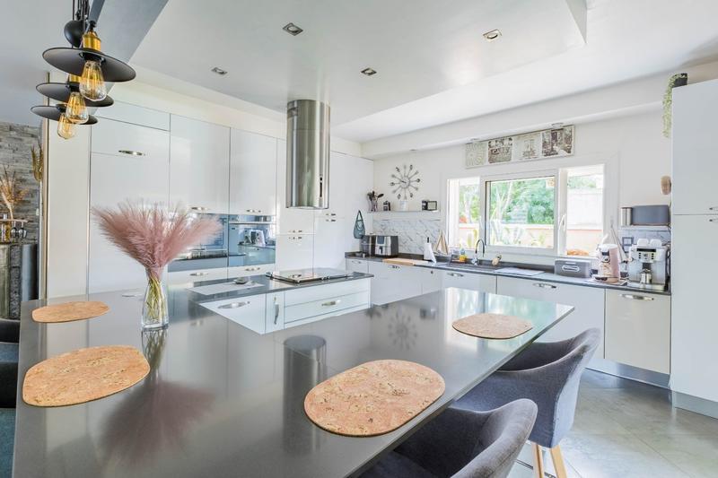 Maison - 135 m² - 6 pièces