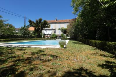 Maison - 271 m² - 8 pièces