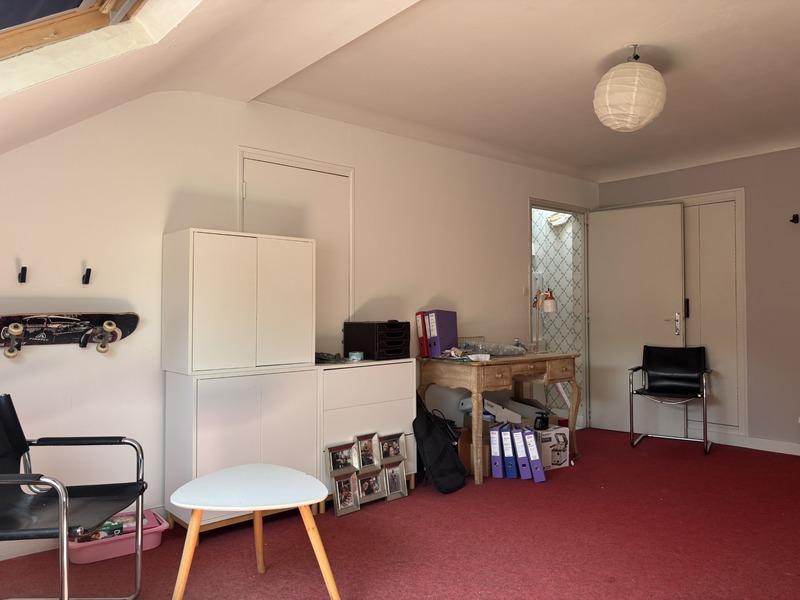 Maison - 166 m² - 8 pièces