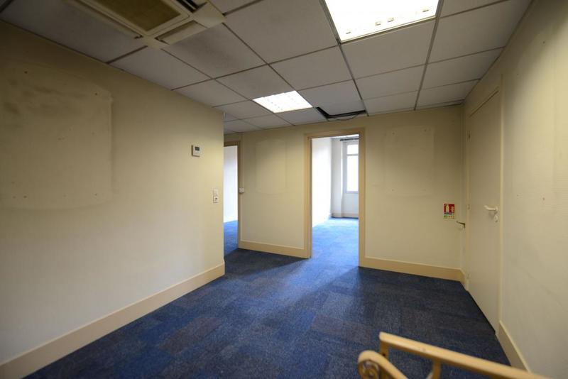 Local commercial - 200 m²