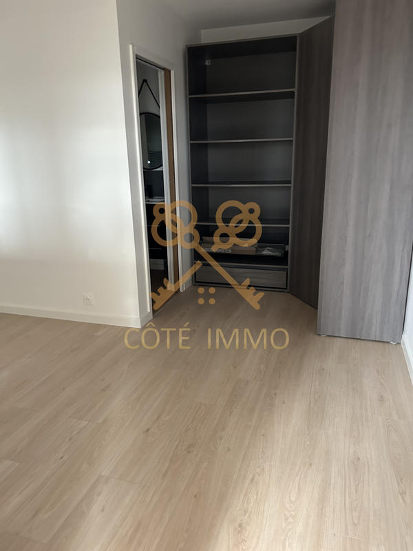 Maison - 250 m² - 8 pièces