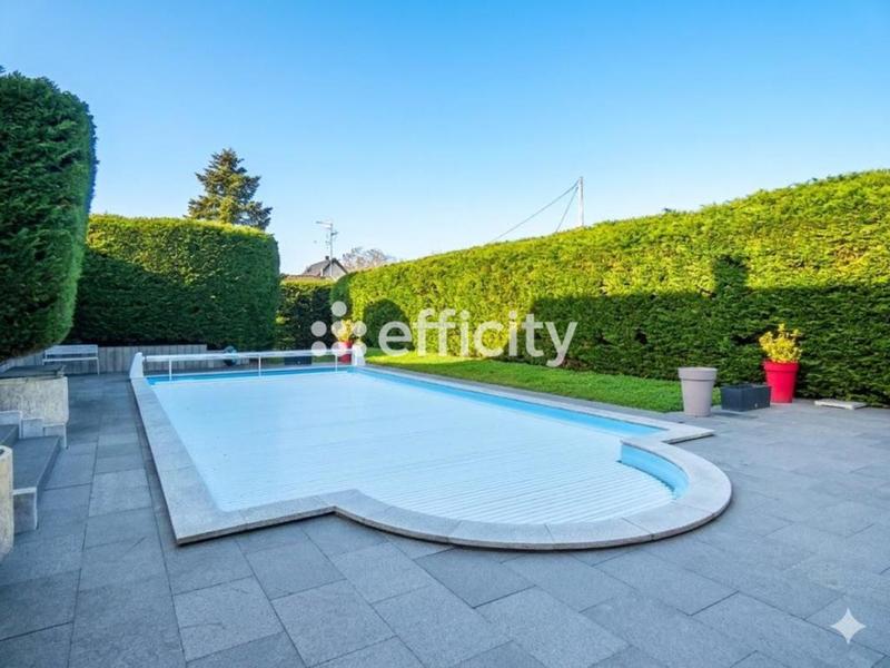 Villa - 209 m² - 8 pièces