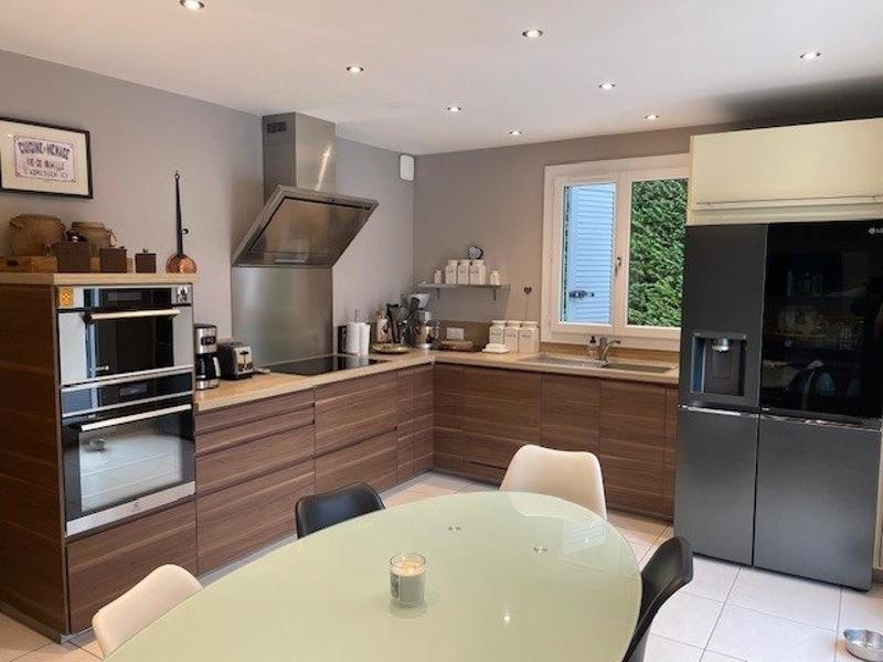 Maison - 256 m² - 9 pièces