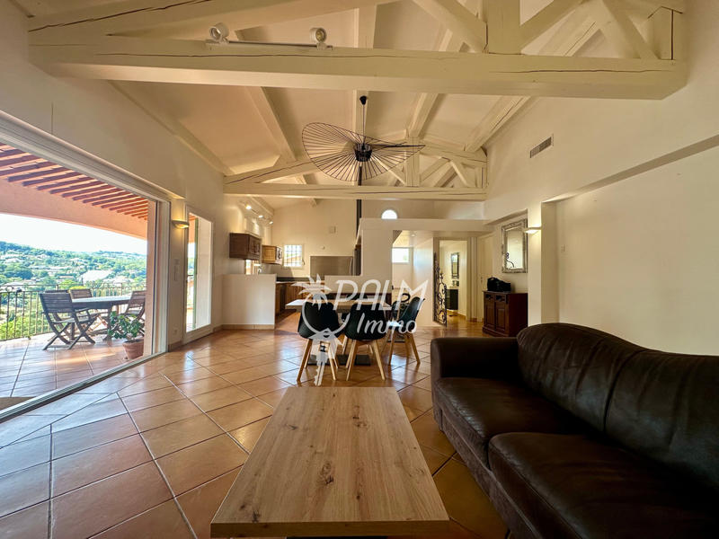 Appartement - 100 m² - 4 pièces