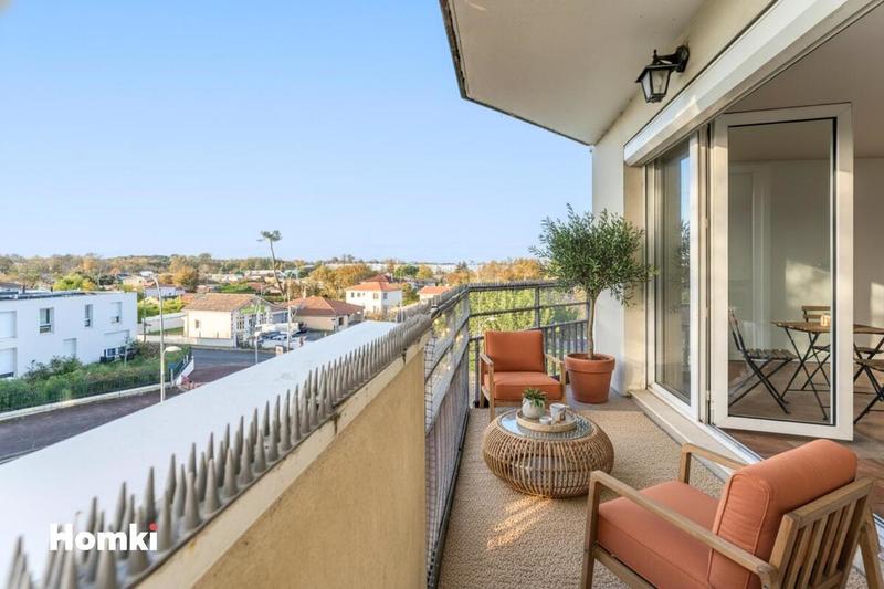 Appartement - 82 m² - 4 pièces