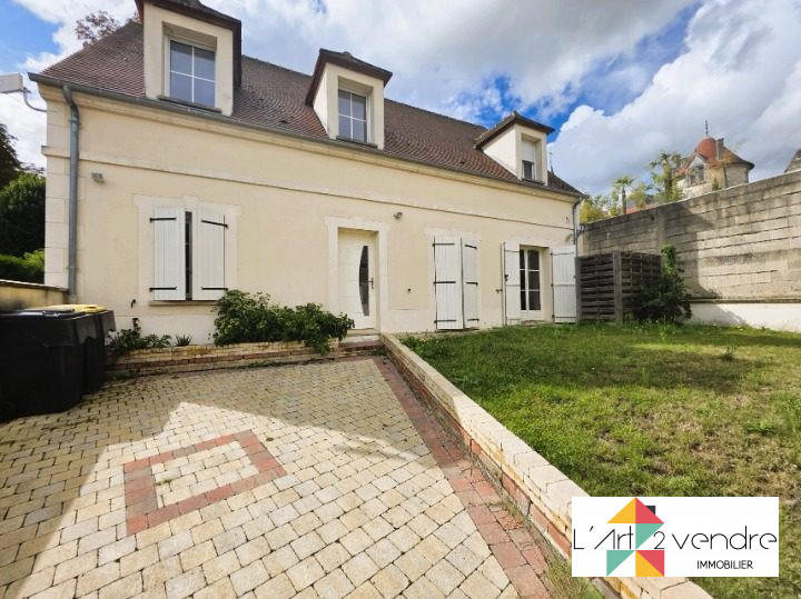 Maison traditionnelle - 148 m² - 6 pièces