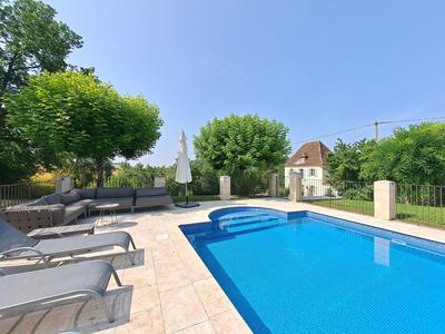 Maison - 295 m² - 10 pièces