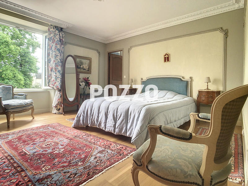 Maison - 290 m² - 10 pièces