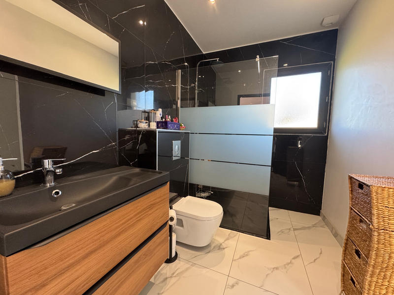 Maison - 190 m² - 6 pièces