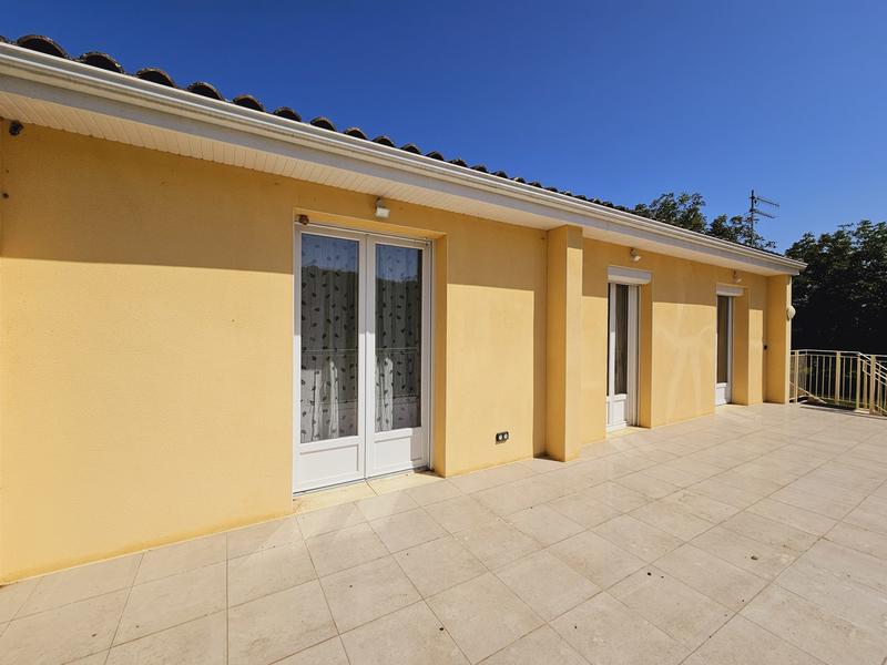 Maison traditionnelle - 180 m² - 6 pièces