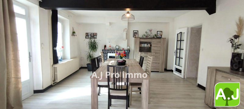 Maison - 104 m² - 4 pièces
