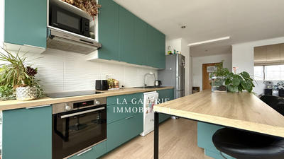 Appartement - 99 m² - 4 pièces