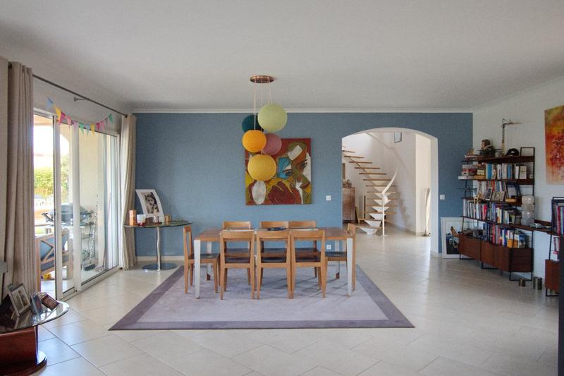 Maison - 183 m² - 6 pièces