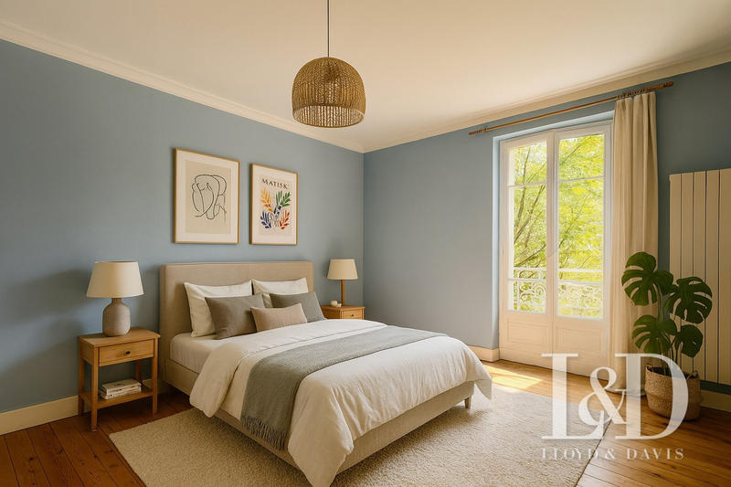 Maison - 237 m² - 10 pièces