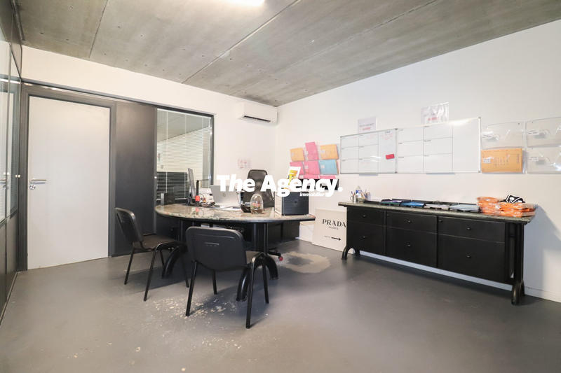 Fonds de commerce - Local commercial - 824 m²