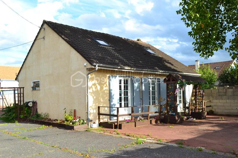 Maison - 225 m² - 6 pièces