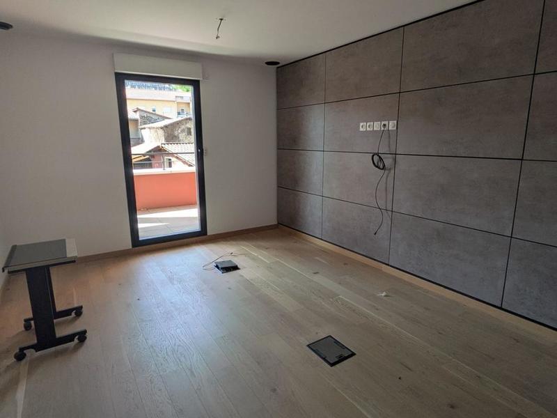 Appartement - 186 m² - 4 pièces