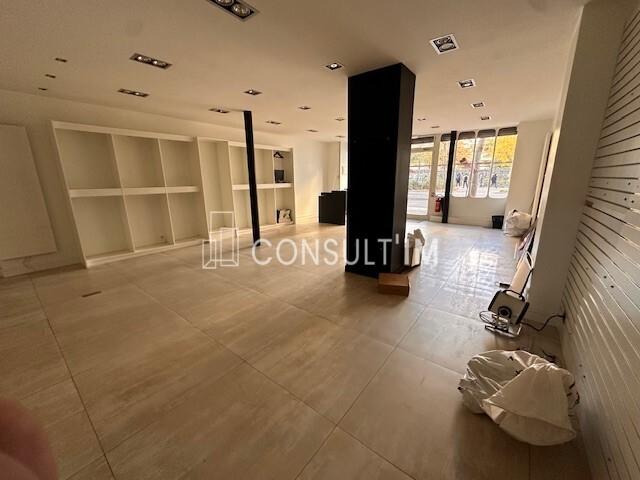 Local commercial - 91 m²
