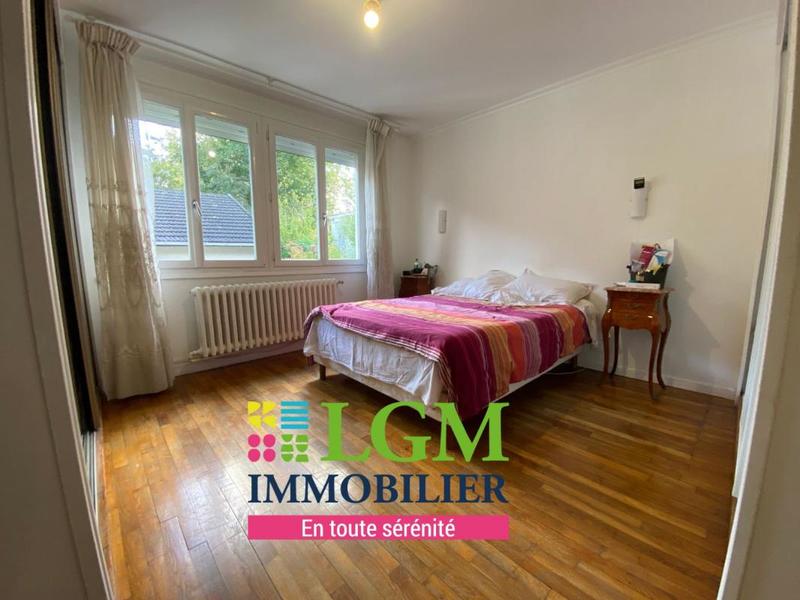 Maison - 235 m² - 6 pièces