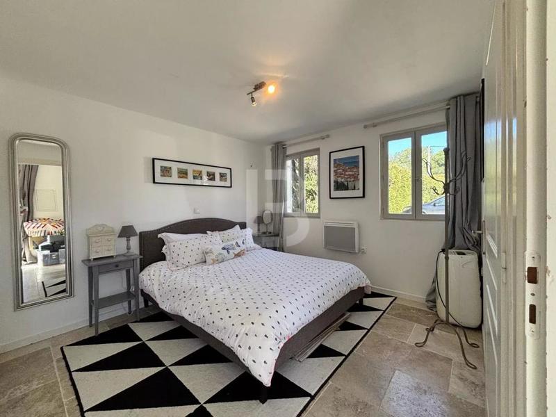 Villa - 204 m² - 8 pièces