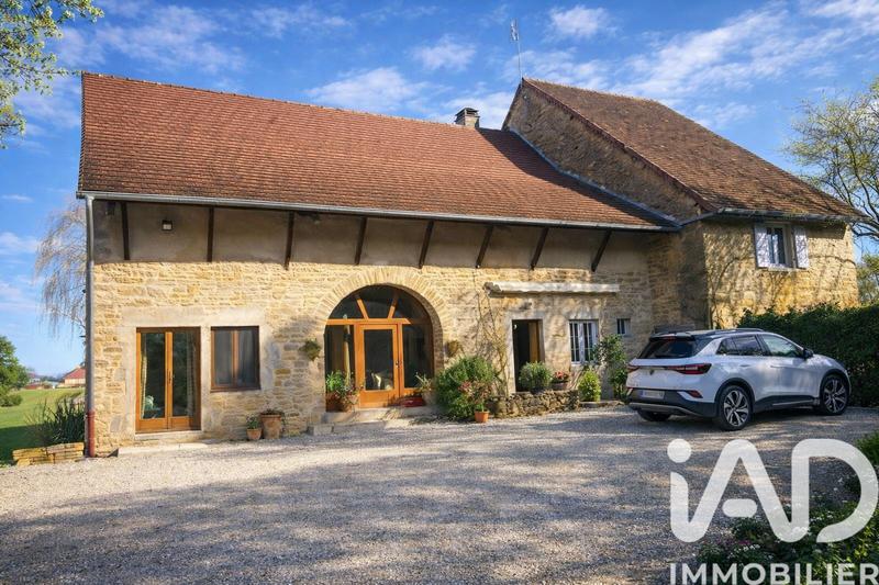 Maison - 250 m² - 8 pièces