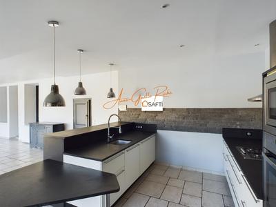 Maison - 184 m² - 6 pièces