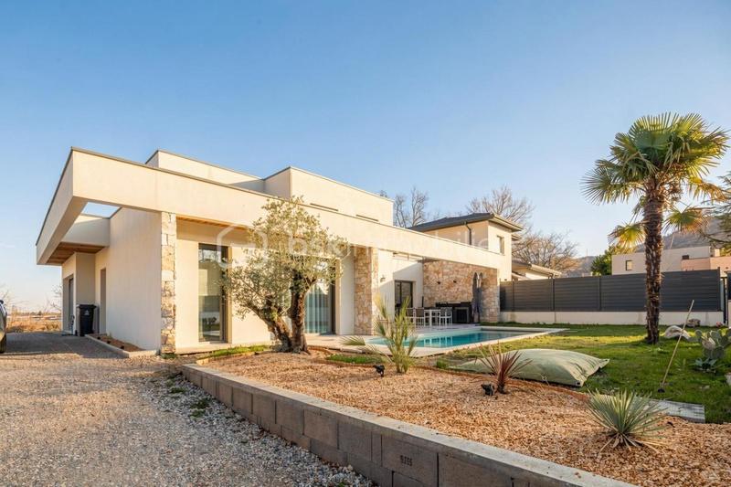 Maison - 153 m² - 6 pièces