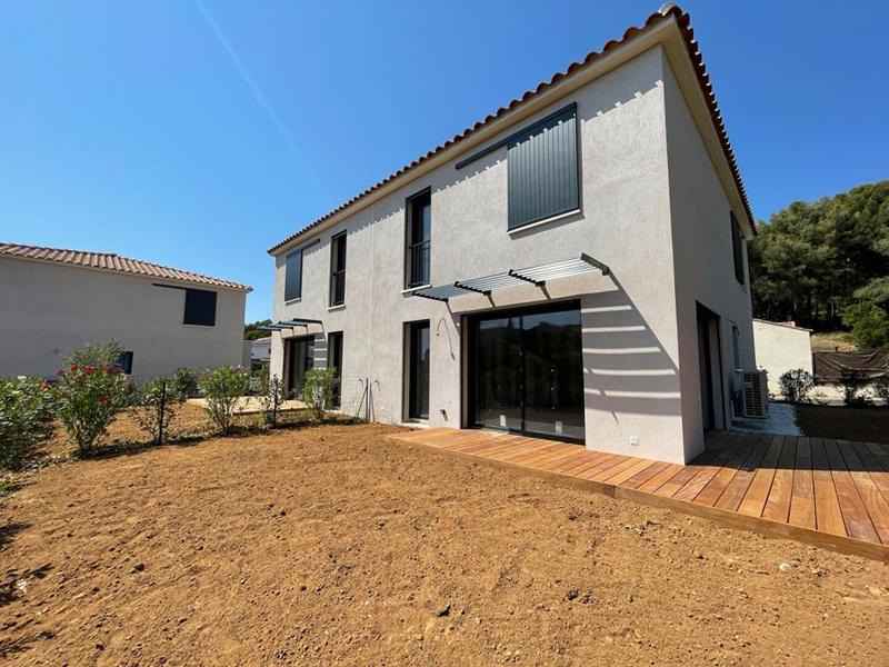 Maison - 93 m² - 4 pièces