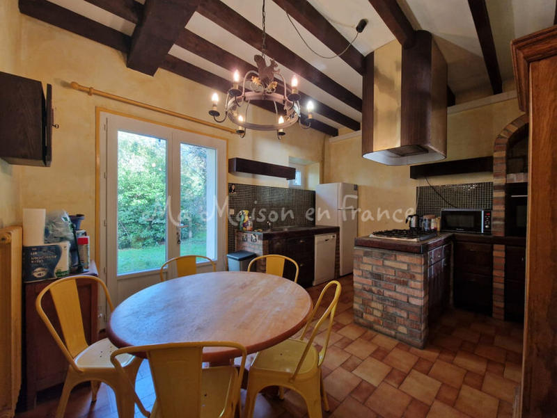 Propriété - 417 m² - 11 pièces