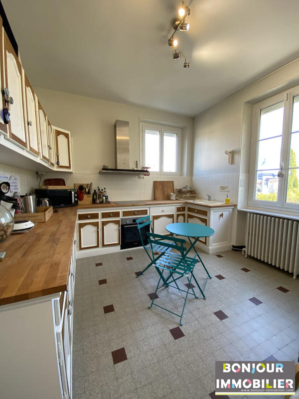 Maison traditionnelle - 176 m² - 6 pièces