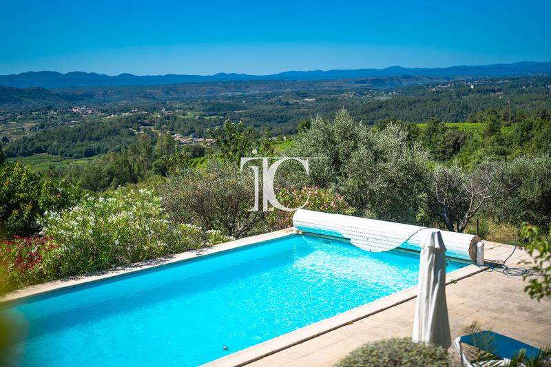 Propriété - 363 m² - 12 pièces