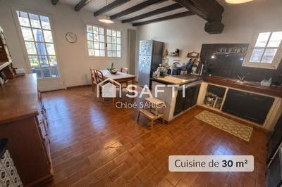 Maison - 247 m² - 6 pièces