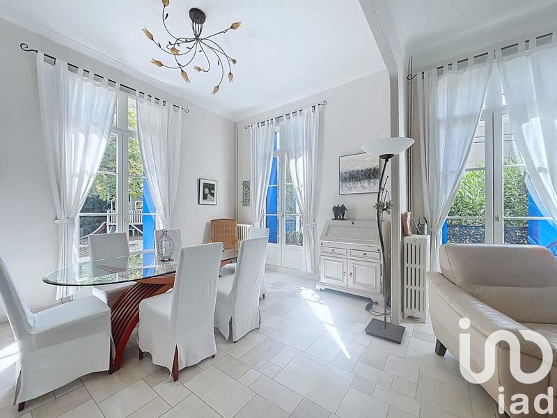 Maison - 217 m² - 8 pièces