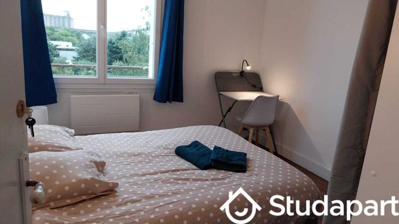 Chambre - 10 m² - 1 pièce